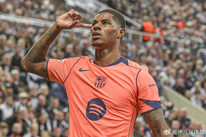 开云下载-三赢交易！英媒：巴萨3000万欧分期买断拉什福德，大幅降薪签3年|巴塞罗那|马库斯·拉什福德|曼联|伊恩·拉什|球员_新浪体育_新浪新闻